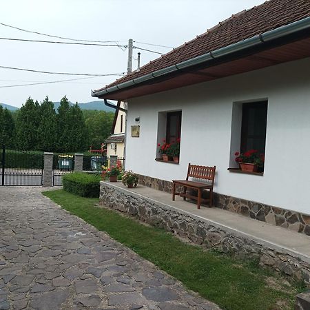 Отель Kemences Vendeghaz Mikohaza Экстерьер фото