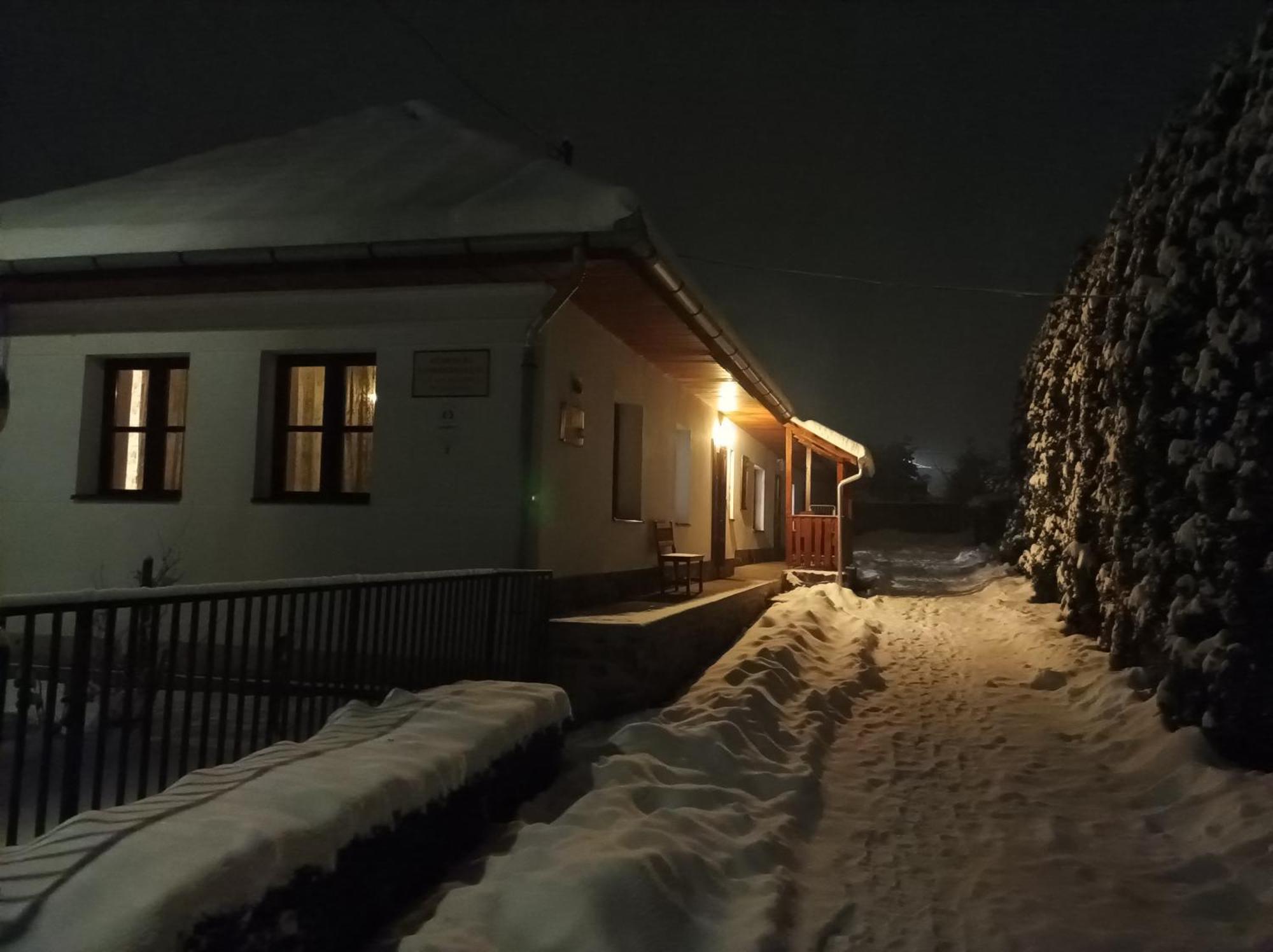Отель Kemences Vendeghaz Mikohaza Экстерьер фото