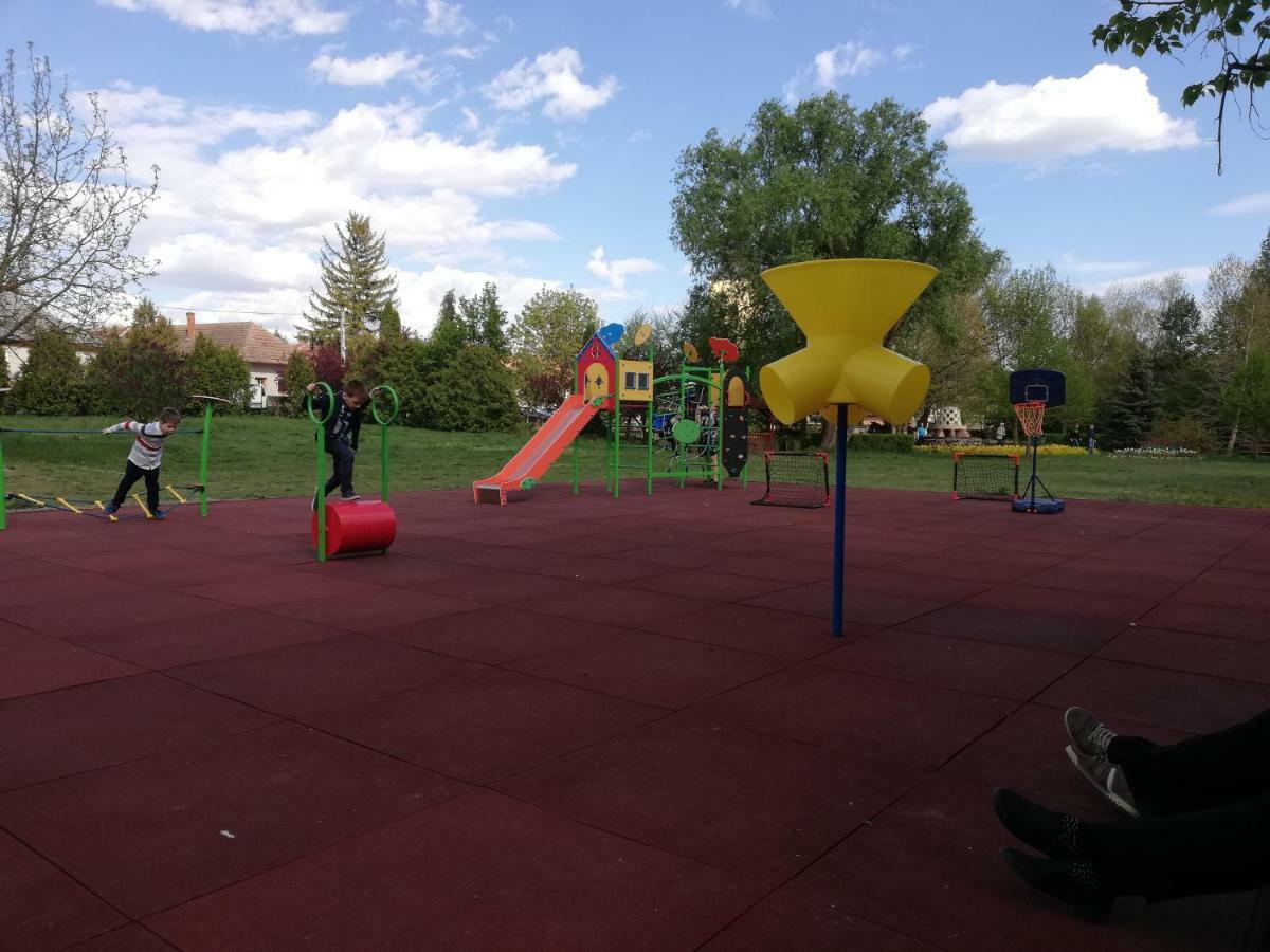 Отель Kemences Vendeghaz Mikohaza Экстерьер фото